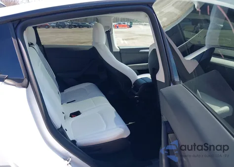 2024 Tesla Model Y Long Range Dual Motor All-Wheel Drive из США, поврежденный, VIN 7SAYGAEEXRF208493